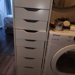 Slim chest of drawers