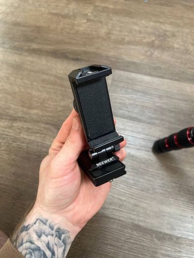 Professional Neewer N284+G0 Tripod & Metal Phone Mount | Like New