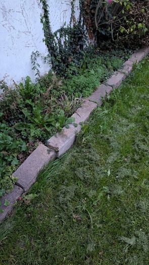 Garden kerbstones