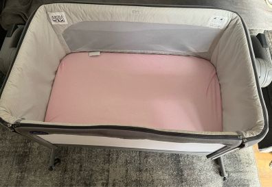 Chicco Next2Me co-sleeper crib