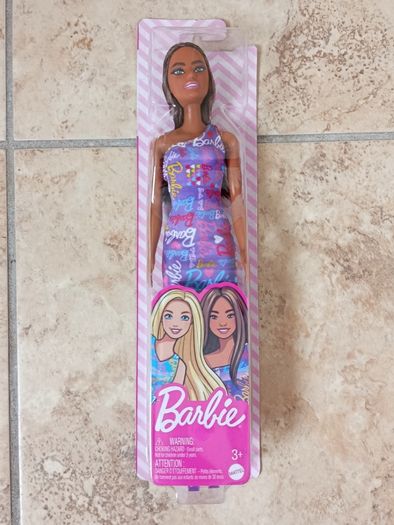 4x Barbie Doll + 2x Accessories Lot Bundle Set Fashion Dolls Mattel Fashionastas