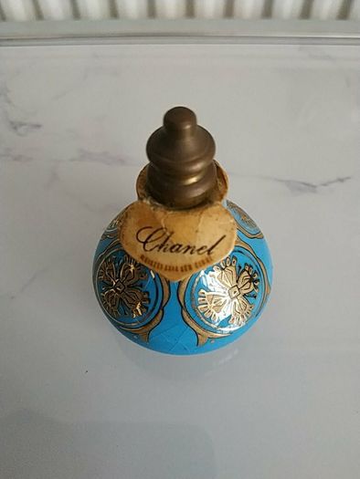 Perfume bottle