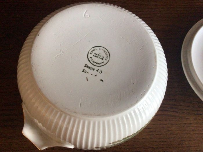 Royal Worcester Evesham pattern Small circular oven to Tableware lidded serving dish