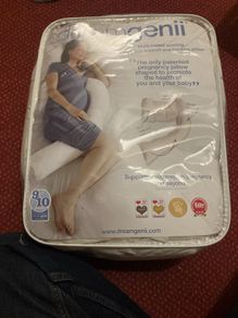 Dreamgeni pregnancy pillow