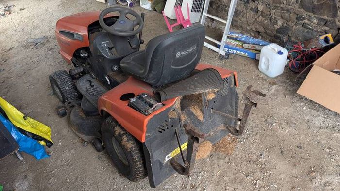 Husqvarna Ride On