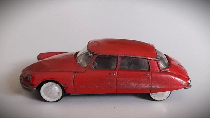 Diecast Vintage Corgi Toys Citroen DS19 Red - Good Original Condition/No Box