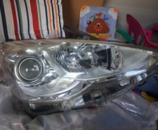 Toyota Aqua drivers side(right) headlight