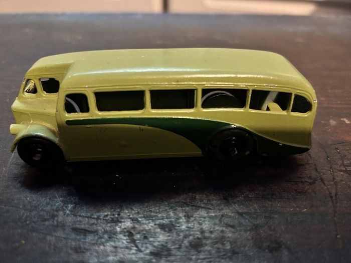 Dinky Bus