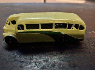 Dinky Bus