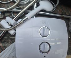 Triton  T90sr very good condition, quiet pumped shower