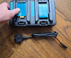 Makita charger
