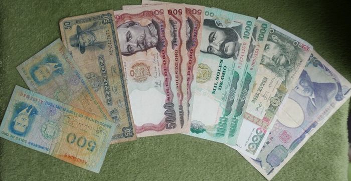 Variety of 10 Different Foreign Banknotes most of Peru