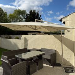 3m overhanging parasol