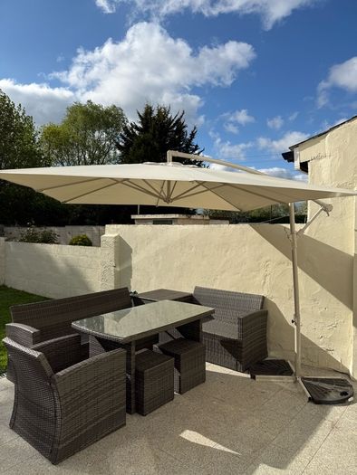3m overhanging parasol