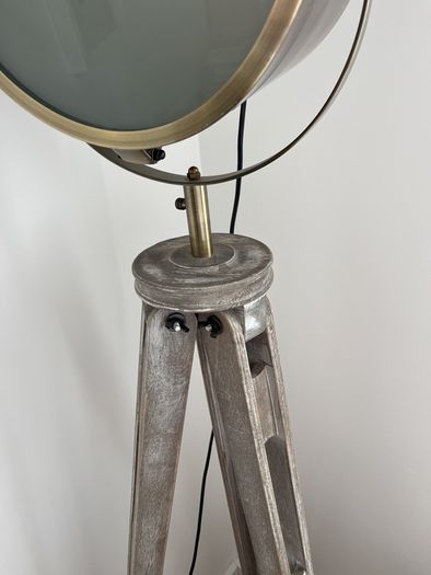 Tripod Lamp
