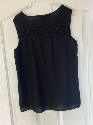Like New: Vero Moda Ladies Top (Size Small)
