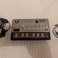 Synthesizer Korg Volca Bass