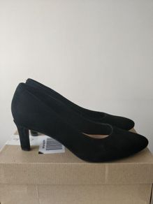 Clarks black heels size 5