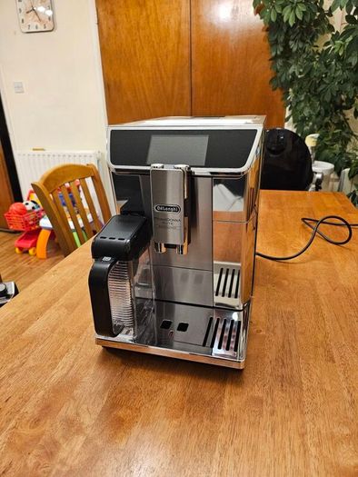 De'Longhi Primadonna Elite Experience Premium Coffee Machine