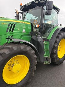 John Deere R210