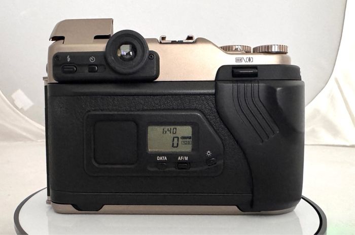 Fujifilm GA645Zi Professional Medium Format Camera. Only 600 Exposures. Complete Kit