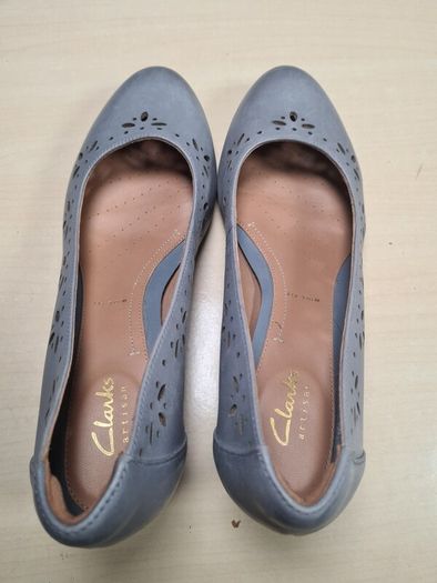 womens CLARKS DENNY DAZZLE grey shoes leather slip on heels court pumps Size UK 5.5 E wide fit EU 38.5