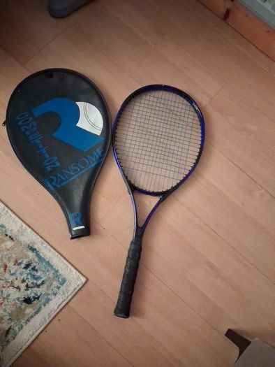 Tennis racquet