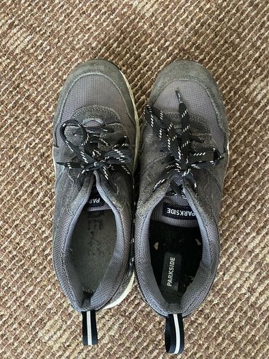 Steel toe shoes