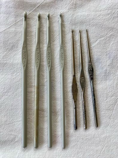 set 7 Crochet Hooks