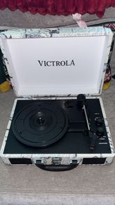 Victrola Record Player - Missing Plug