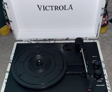 Victrola Record Player - Missing Plug