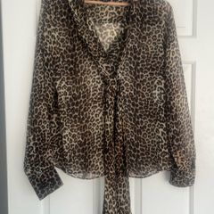Helen  Mc Alinden blouse