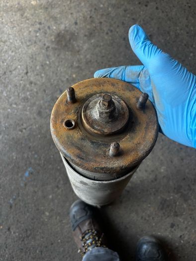 Air Strut Discovery 3 front