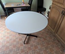 Free table circular