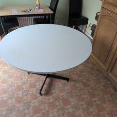 Free table circular
