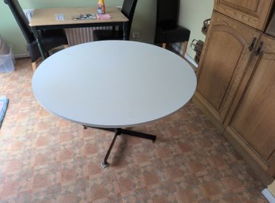 Free table circular
