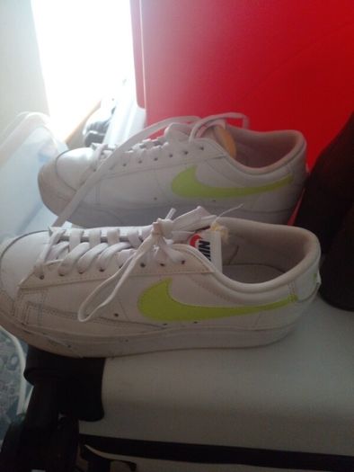 woman shoes 2x