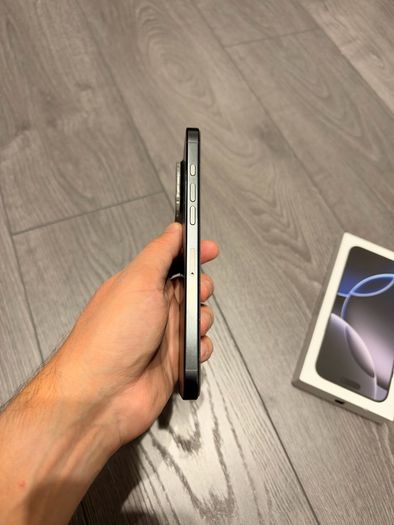 Apple iPhone 16 Pro Max 512GB Black Titanium + Free extras