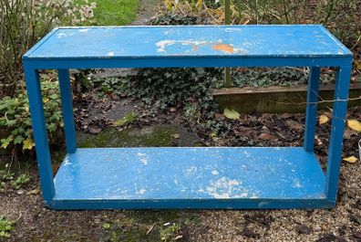 Plant-potting workshop table