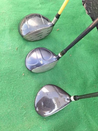 Golf clubs, full set and bag.