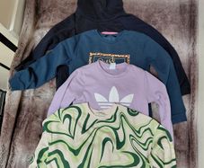 Bundle of Girls jumpers (1)