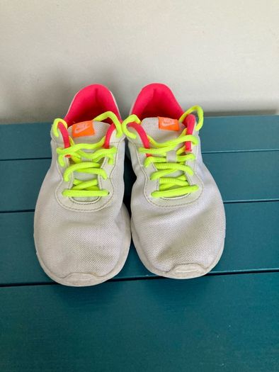 girls nike trainers size 1