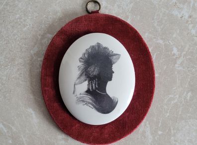 Vintage Staffordshire Silhouette of a lady