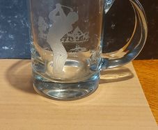 Golf tankard ,lovely display item or to use ,,nice in any home bar or man cave pub etc,,golf fan ,,. Buyer pays postage or if buyer collects cheaper, sold as seen..