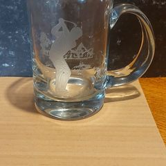 Golf tankard ,lovely display item or to use ,,nice in any home bar or man cave pub etc,,golf fan ,,. Buyer pays postage or if buyer collects cheaper, sold as seen..