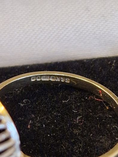 9ct gold ring
