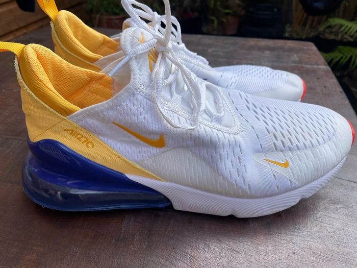 Nike 270 size 9