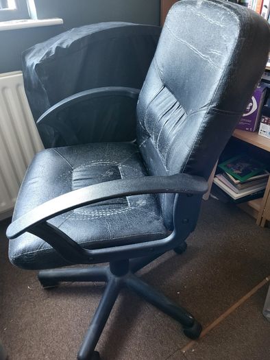 Desk chair - Free to take
