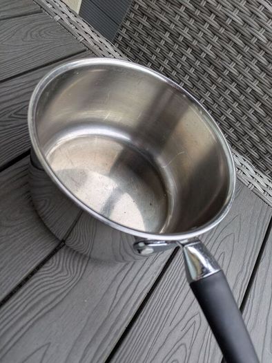 Stainless steel pot