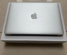 MacBook Air 13"  (Mid 2013)